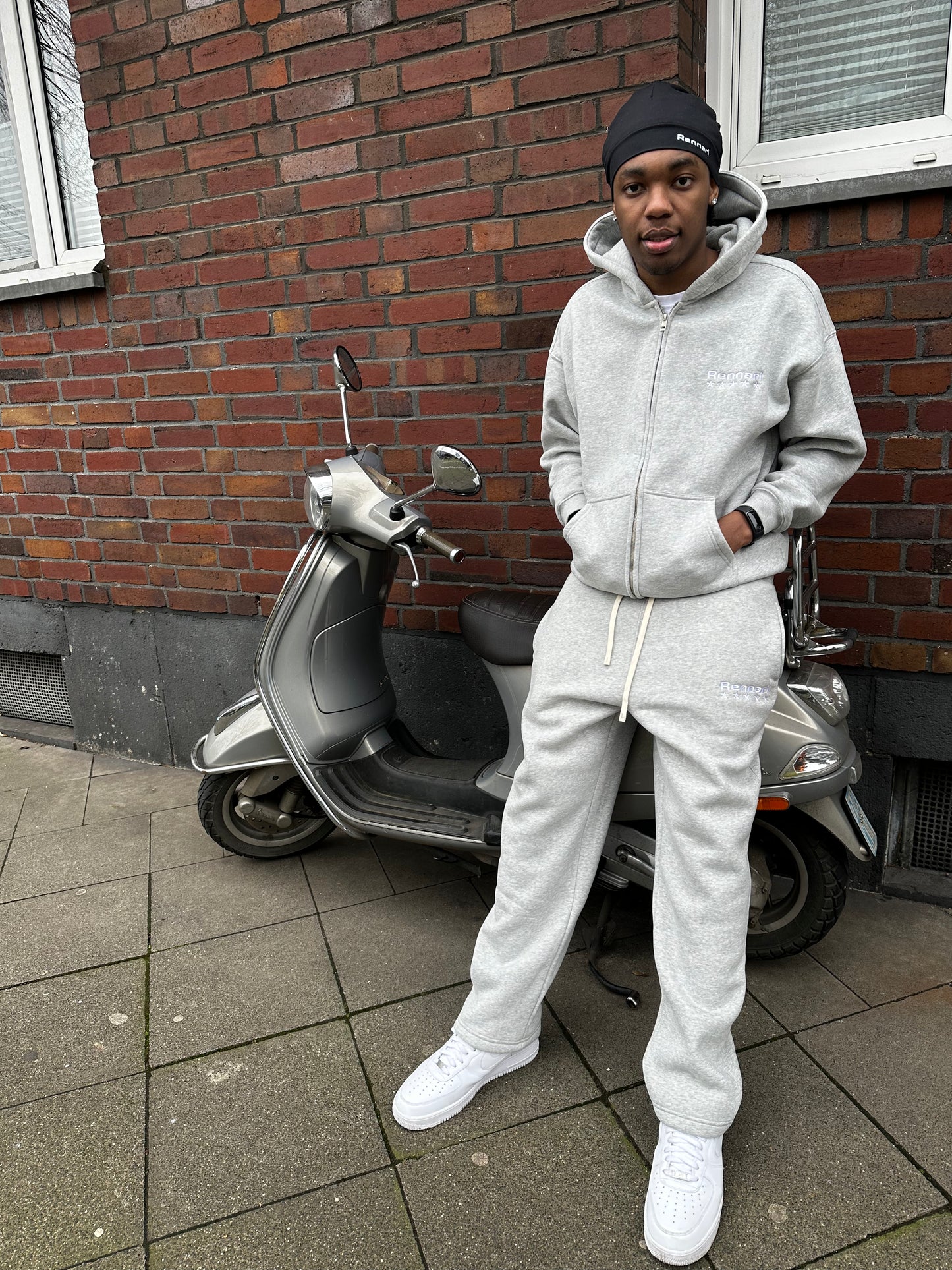 RENNARI ESSENTIAL GREY HOODIE